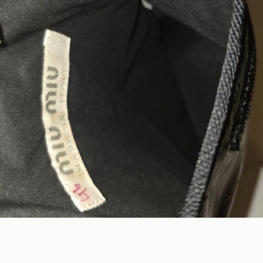 Miu Miu Black Patent Leather Crossbody Pouch - Picture 7 of 9
